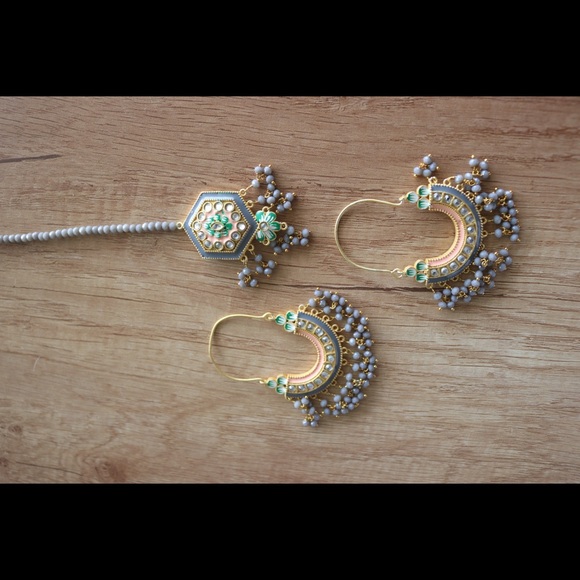 mang tila + earrings - Picture 6 of 7